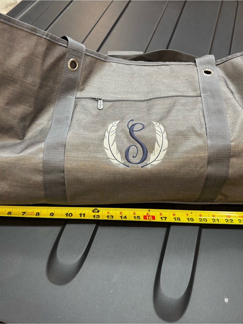 thirty-one Gray Travel Tote with Embroidered Crest - Picture 4 of 6